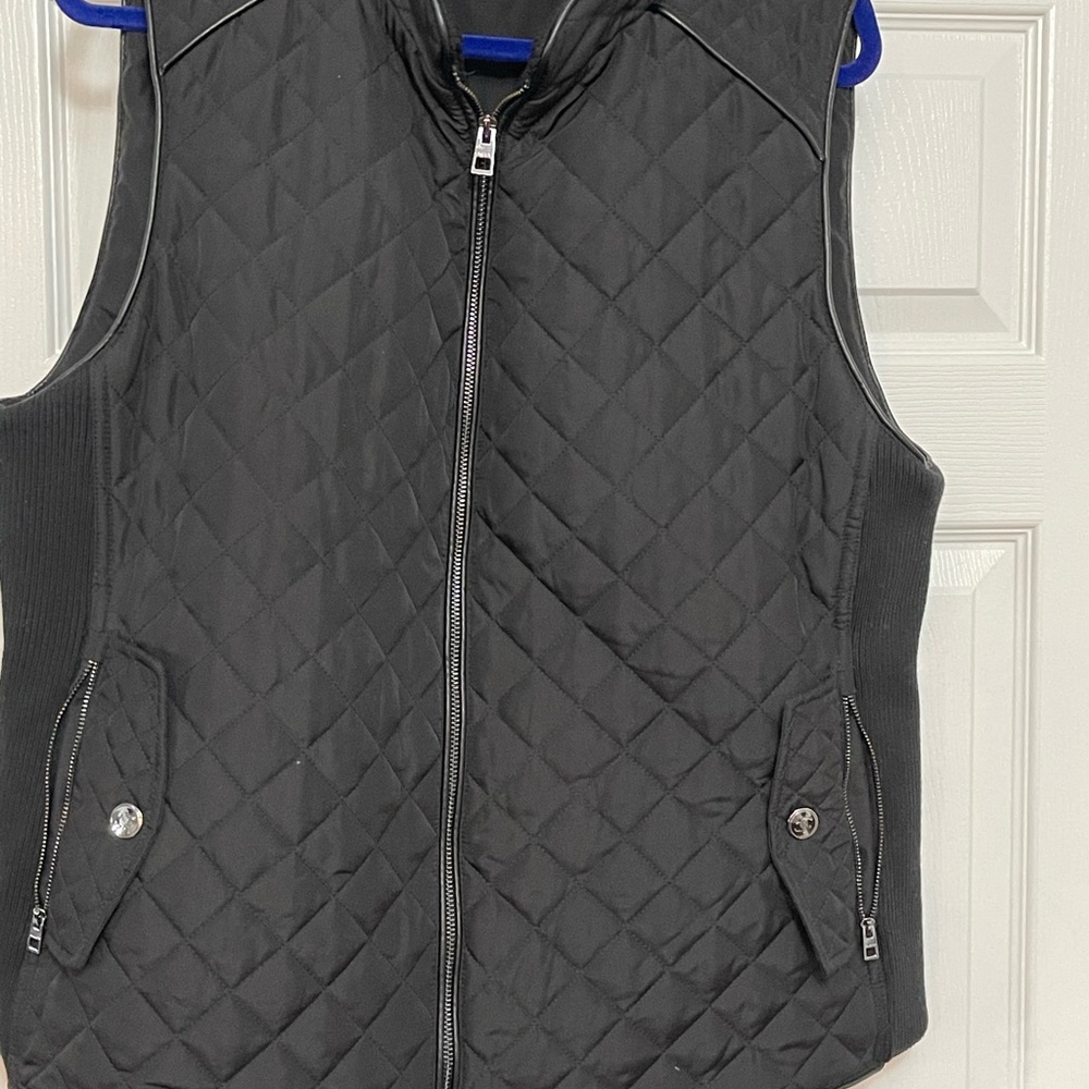 Black Quilted Vest with Zipper Pockets